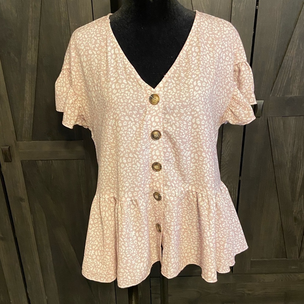 SHEIN Beige and White Spotted Peplum Flutter Sleeve Blouse Size Small